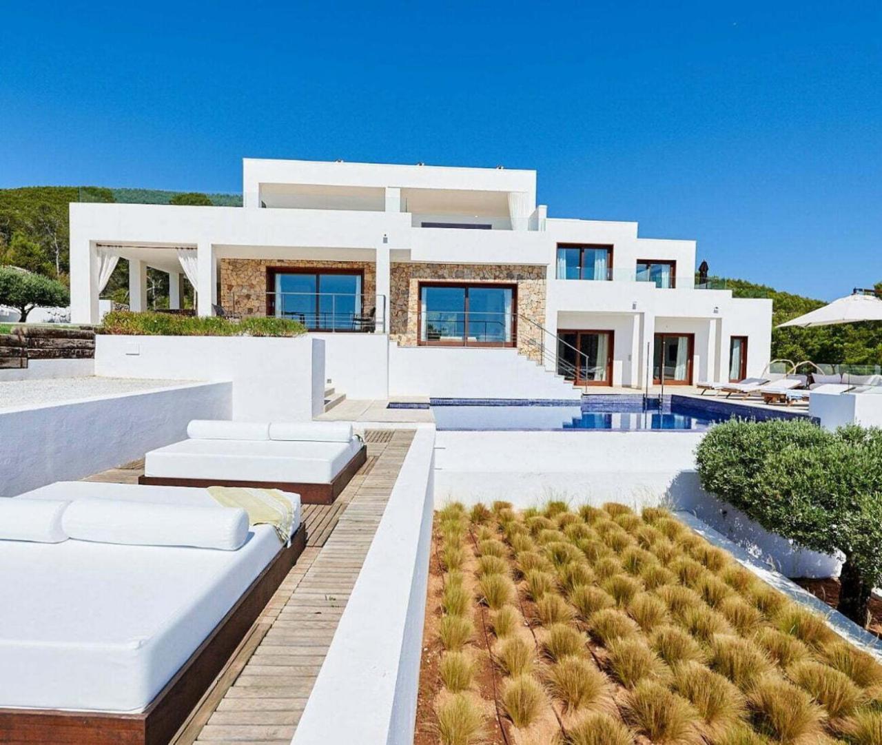 Villa Casa Lines *